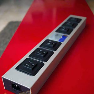 IsoTek Evo3 Polaris – מפצל חשמל למערכת האודיו
