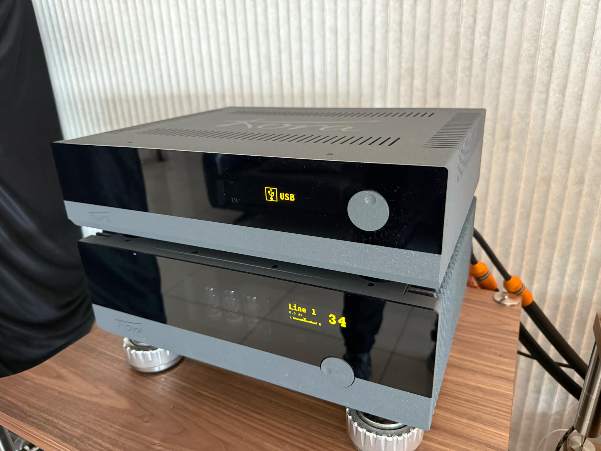 kora tb 200 מגבר משולב מנורות – תמונה 2