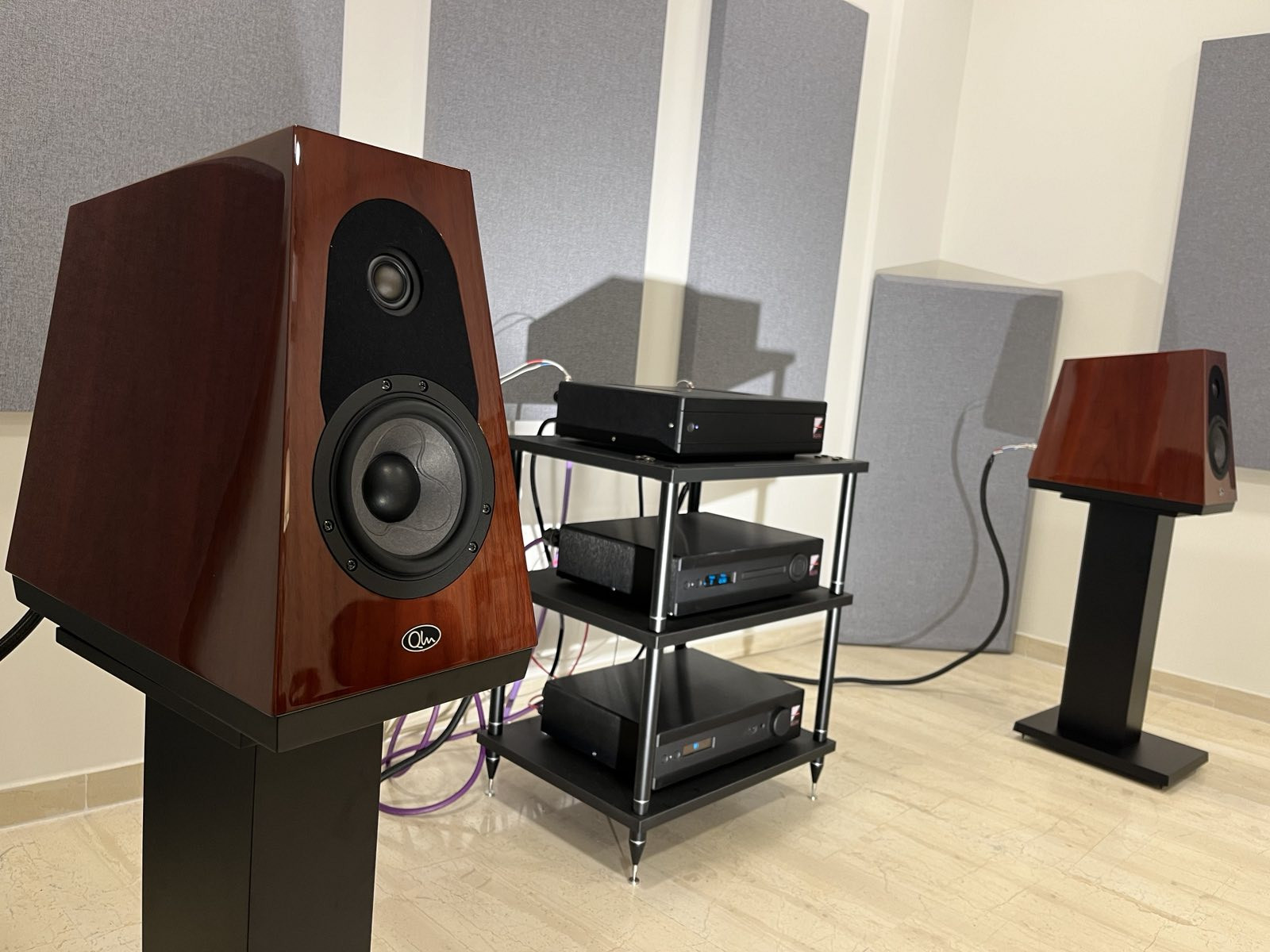 רמקול Qln One Hi-End לחדרים קטנים